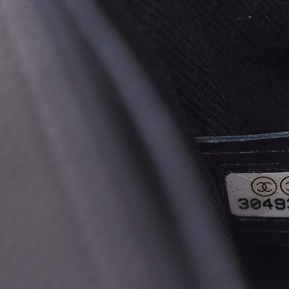 CHANEL Business Affinity Bag Medium In Navy Caviar Leather - Picture 13 of 16